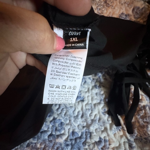 Black Fringe plus top - Picture 5 of 5